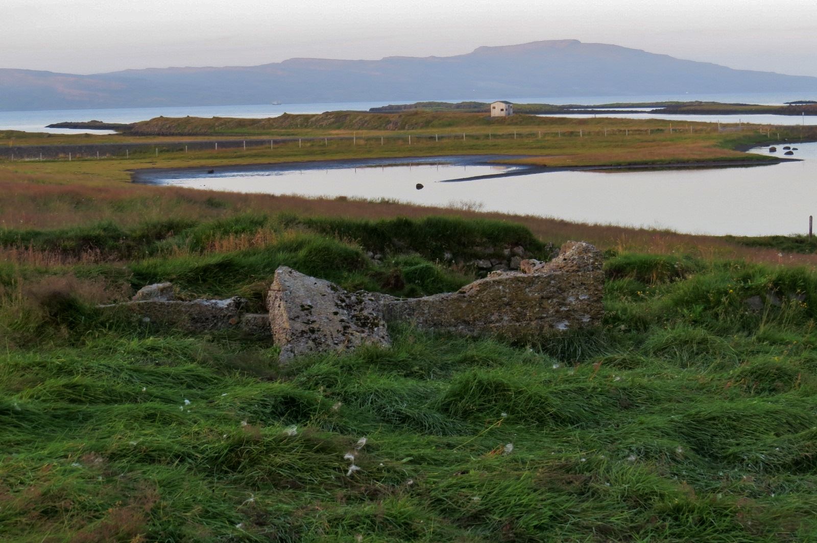 Aðalmynd fyrir “Tungugröf á Ströndum – sögurölt”