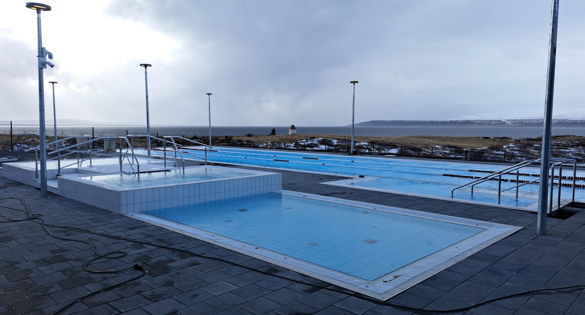 Aðalmynd fyrir “Sundlaugin lokuð vegna viðgerða í búningsklefum”